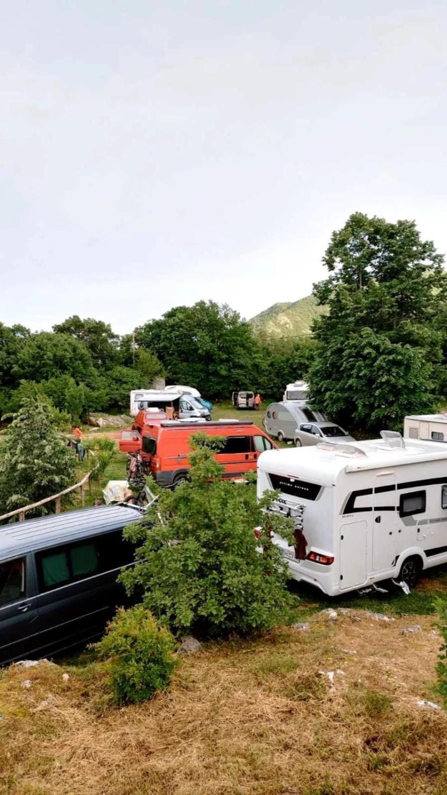 Camp Oaza,Lipa Hotel Cetinje Exterior foto